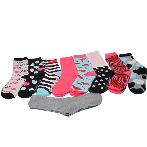 Betsey Johnson  9 PR Fashion Crew Socks Gift Box - Picture 7 of 8